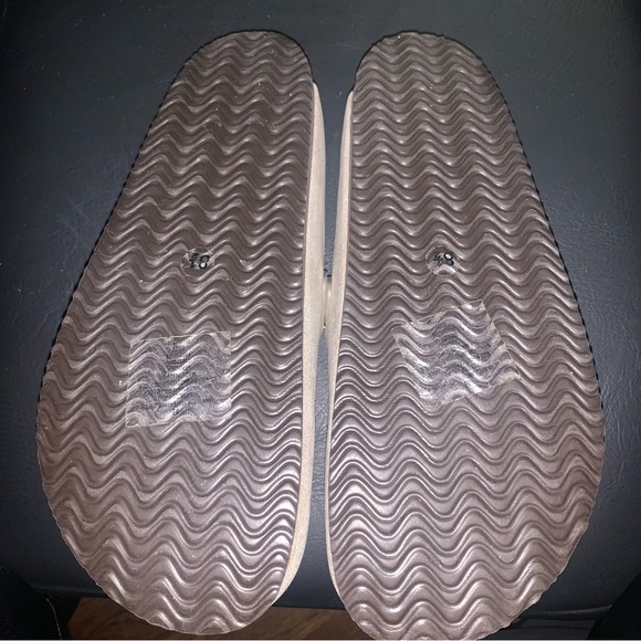 NWOT Universal Thread mules ❤️❤️❤️ - Picture 4 of 4